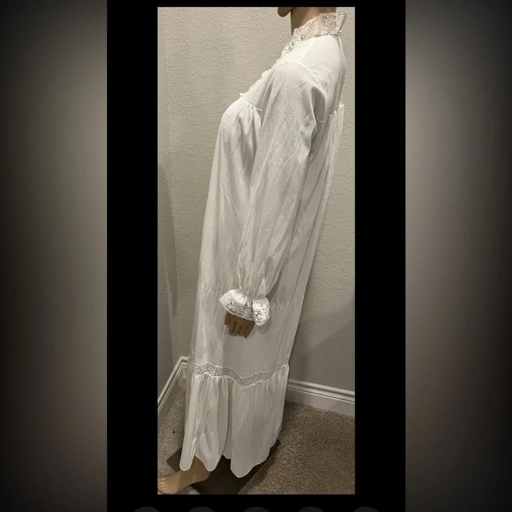 Vintage Rutledge Classic White Lace-Trim Long Nightgown
